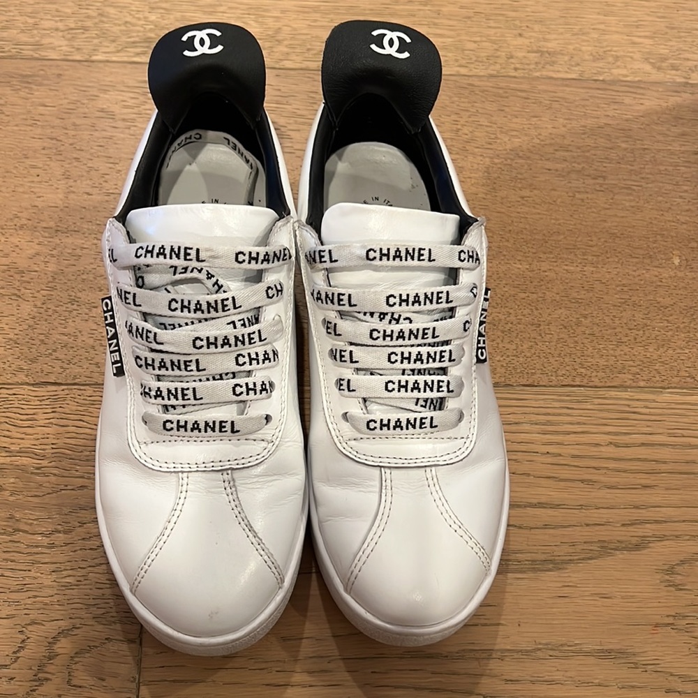 White CHANEL Sneaker